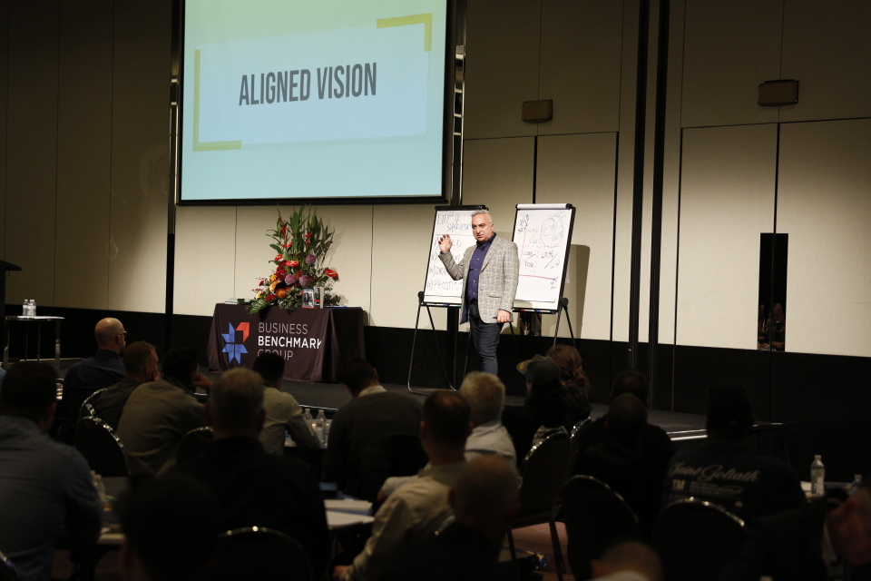 20231117_BBG_5D_C01_MS8256